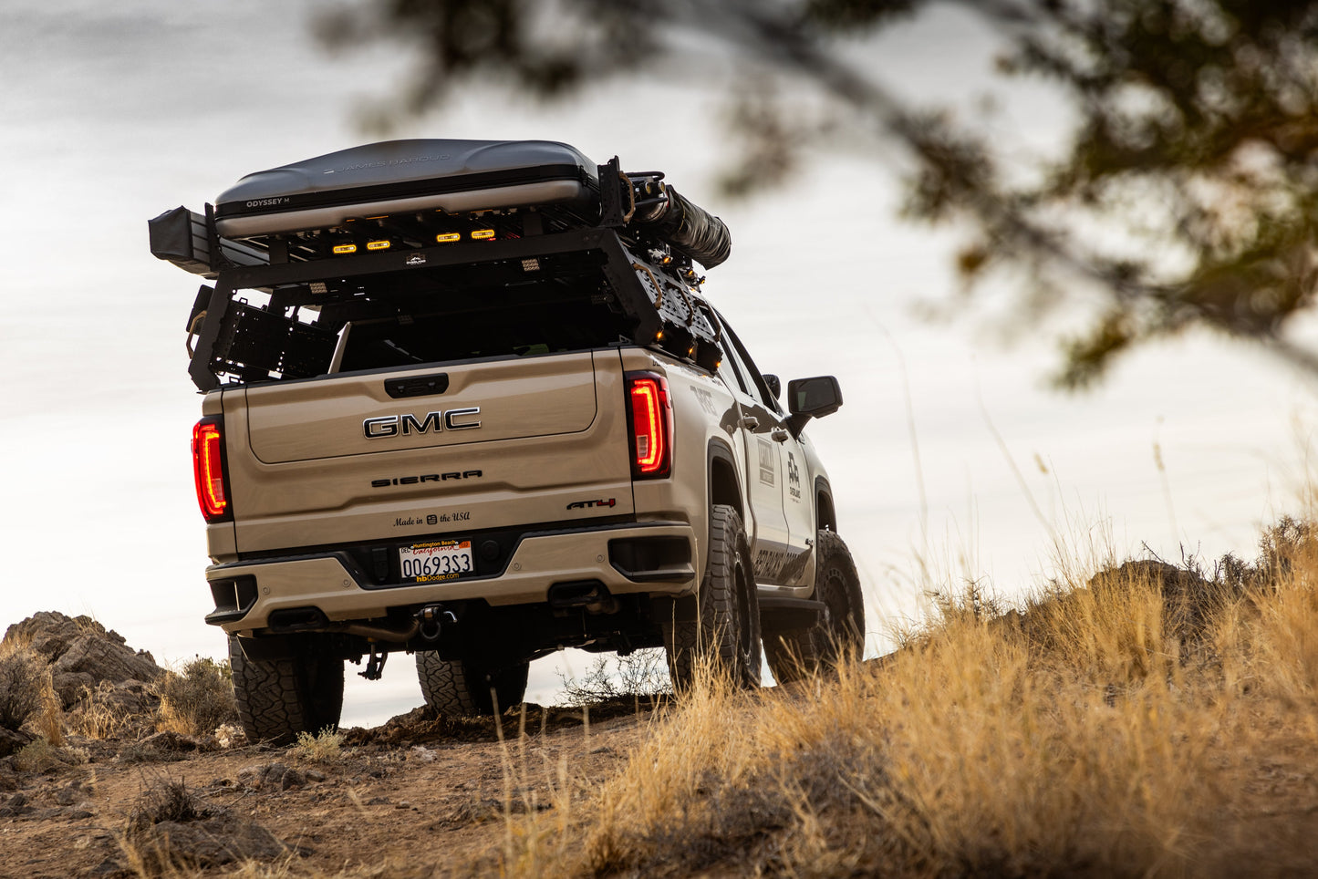 GMC Sierra Bed Rack Short Bed Tonneau Cover Version Roll n Lock